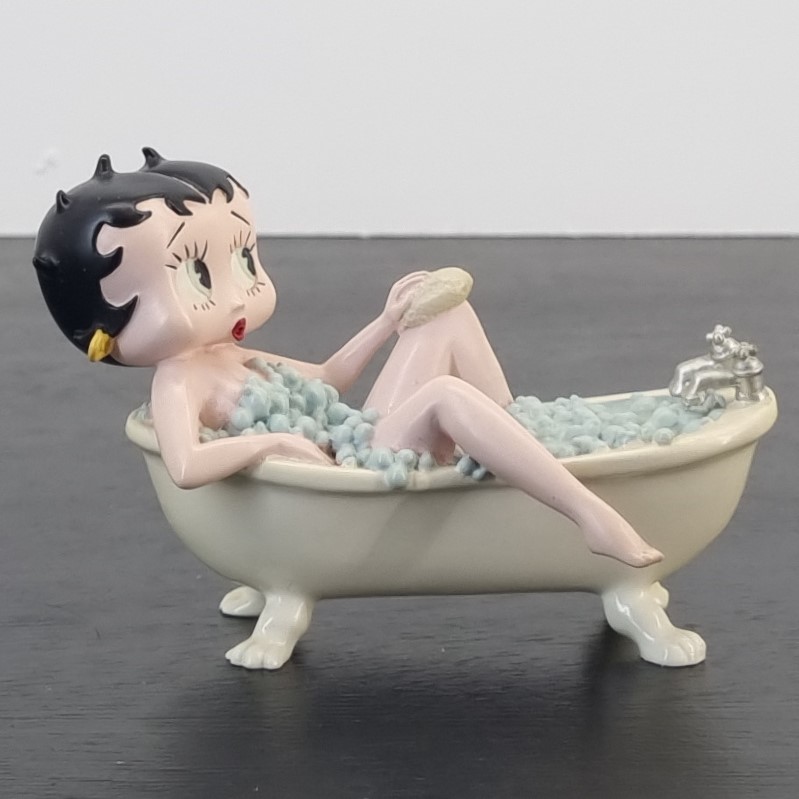 Betty Boop taking a bath figurine _right - Demons & Merveilles Betty Boop taking a bath figurine _right