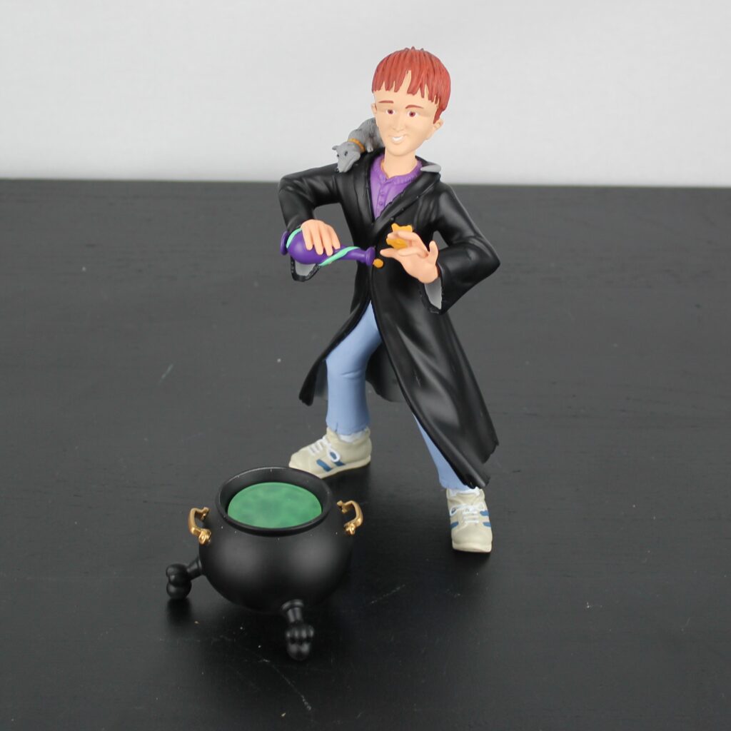 Vintage Ron Weasly statue Statue of Ron Weasly and Scabbers