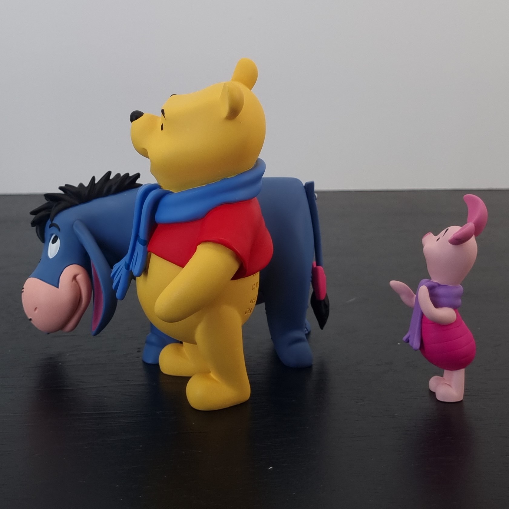 Winnie the Pooh Eeyore and Piglet figurine _left - Demons & Merveilles Winnie the Pooh Eeyore and Piglet figurine _left