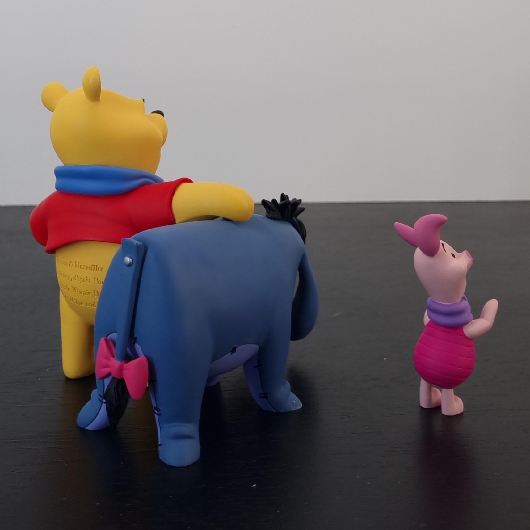 Winnie the Pooh Eeyore and Piglet figurine _right back - Demons & Merveilles Winnie the Pooh Eeyore and Piglet figurine _right back