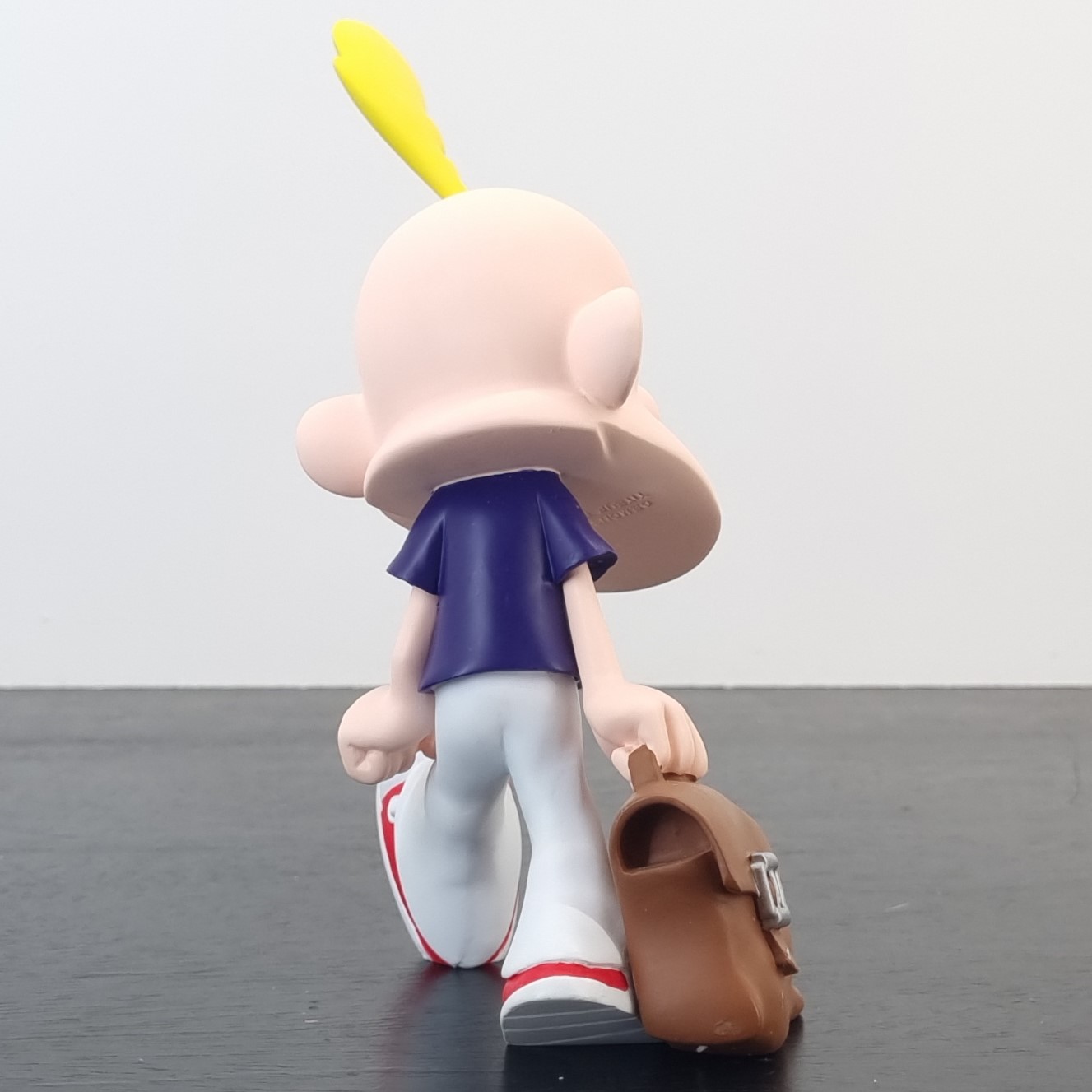 Walking Titeuf statue _back - Demons & Merveilles Walking Titeuf statue _back