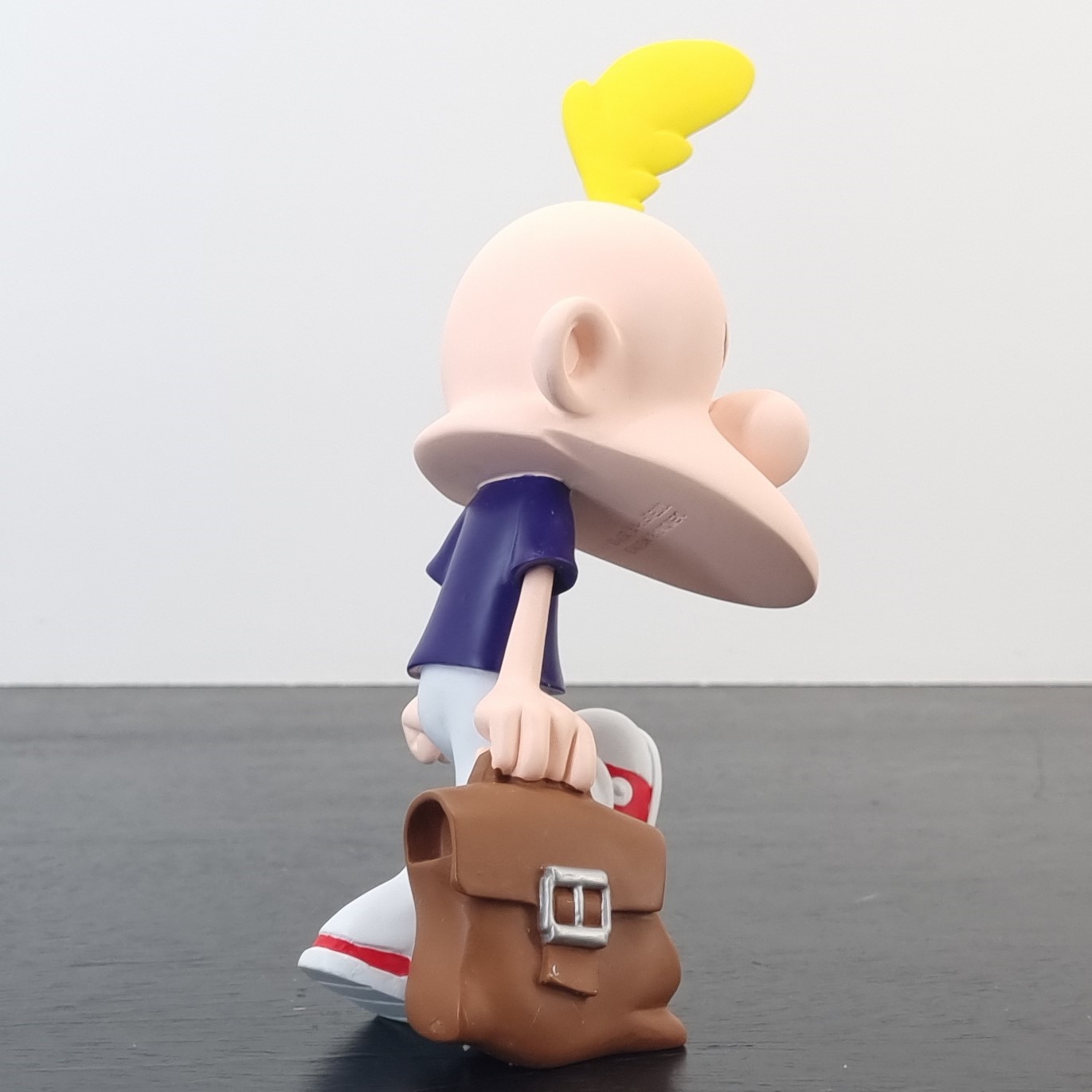 Walking Titeuf statue _right back - Demons & Merveilles Walking Titeuf statue _right back