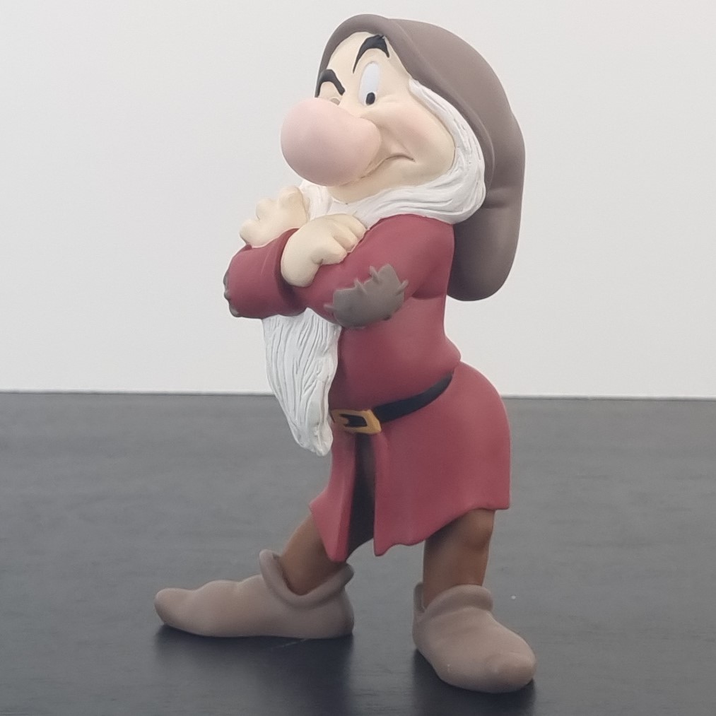 Grumpy figurine _left front - Demons & Merveilles Grumpy figurine _left front