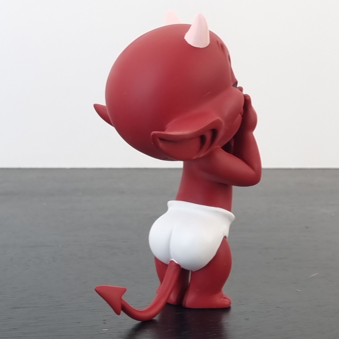 Hot Stuff laughing statue _right back - Demons & Merveilles Hot Stuff laughing statue _right back