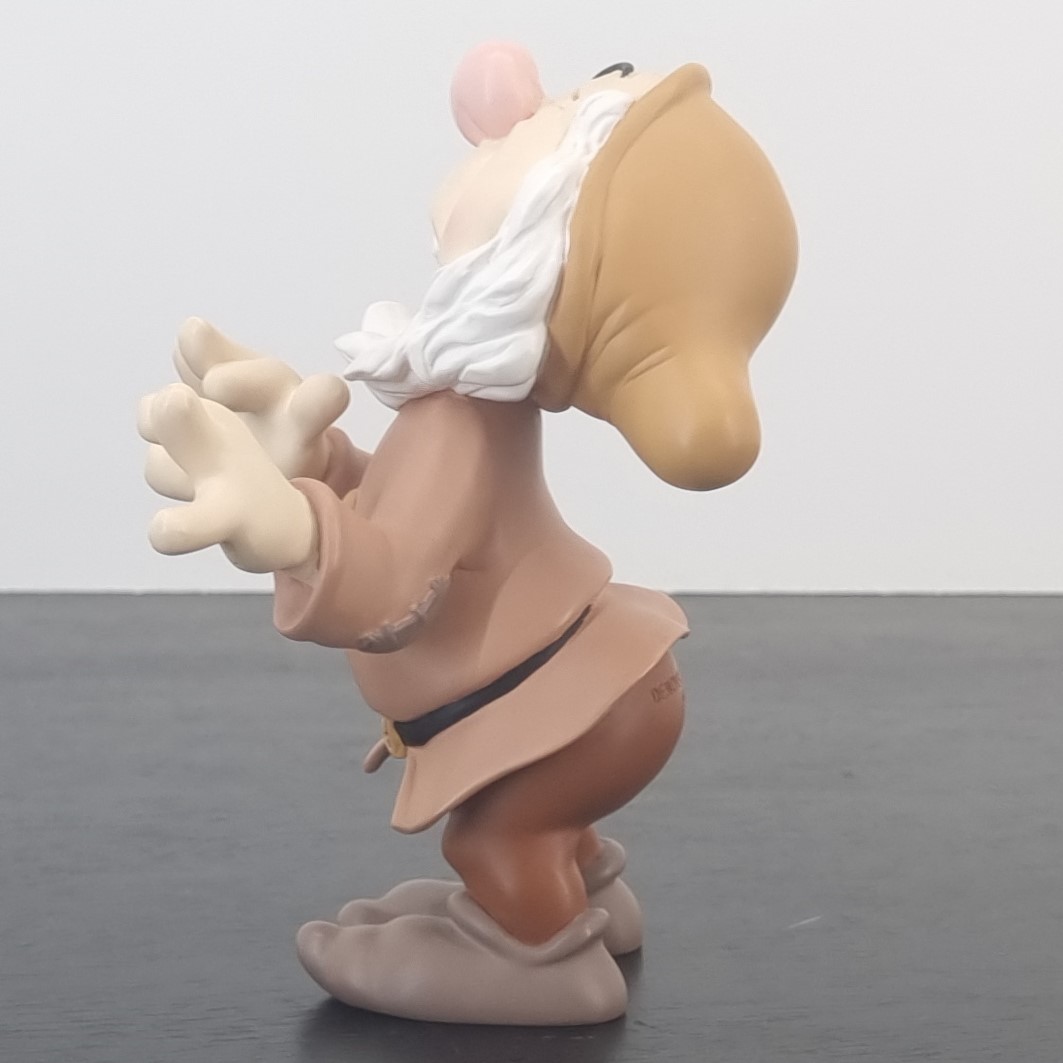 Sneezy figurine _left - Demons & Merveilles Sneezy figurine _left