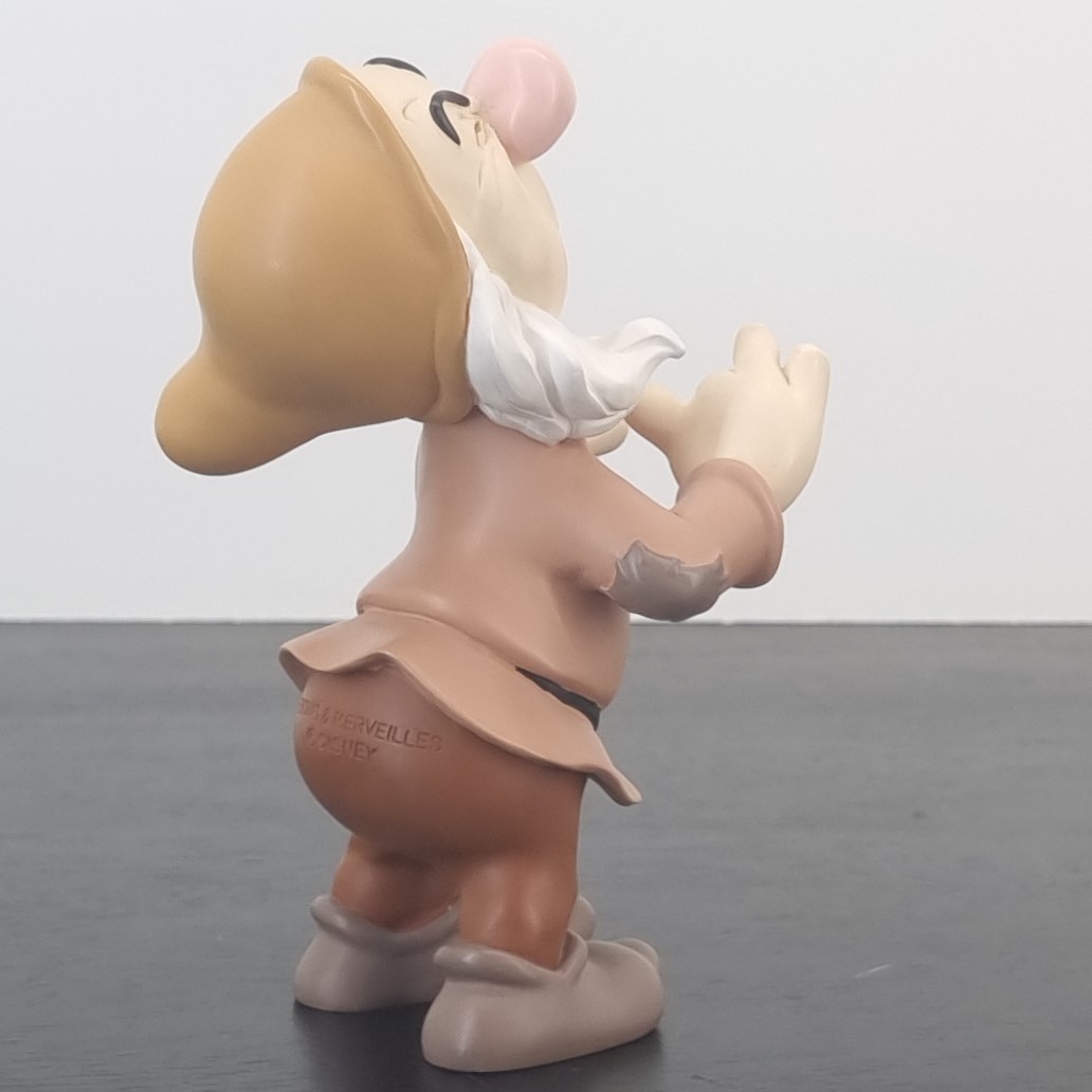 Sneezy figurine _right back - Demons & Merveilles Sneezy figurine _right back