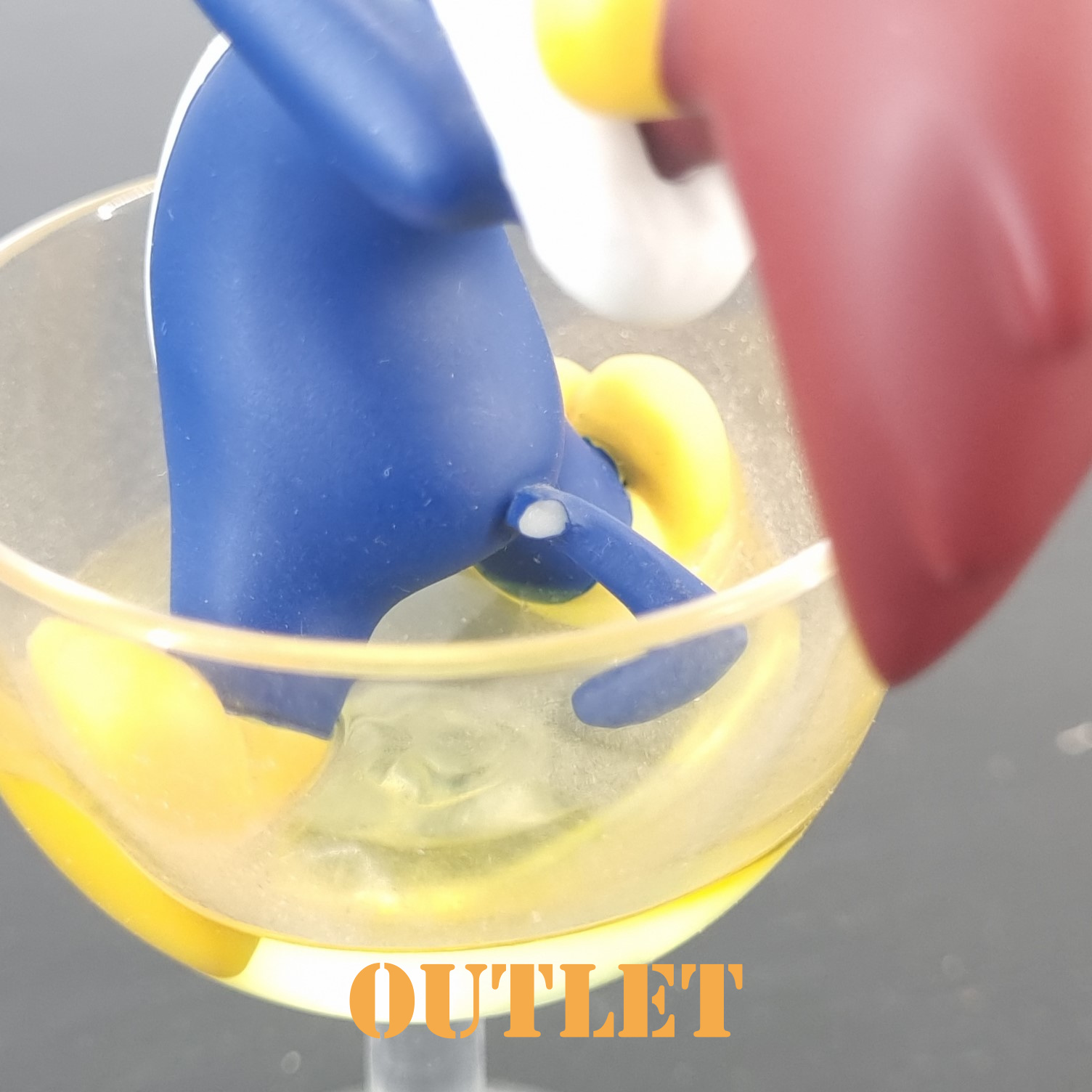 Woody Woodpecker in glass figurine _detail tail - Demons & Merveilles Woody Woodpecker in glass figurine _detail tail