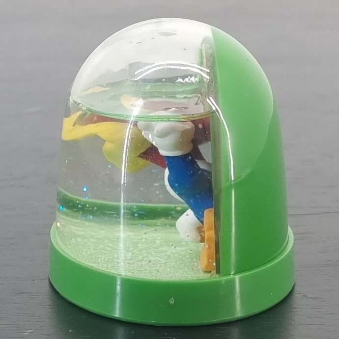Woody Woodpecker snowglobe _left - Demons & Merveilles Woody Woodpecker snowglobe _left