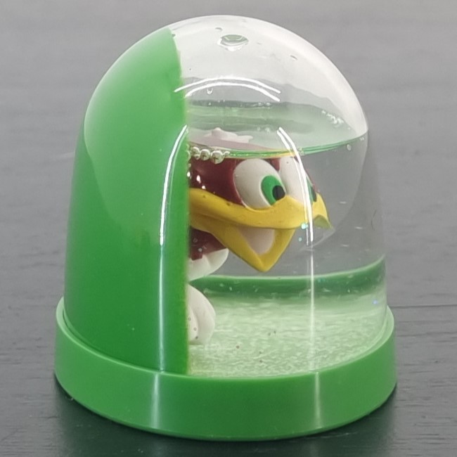 Woody Woodpecker snowglobe _right - Demons & Merveilles Woody Woodpecker snowglobe _right
