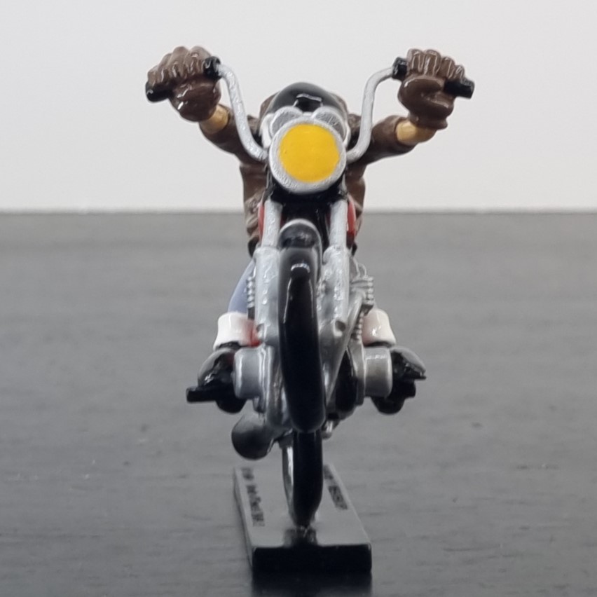 Joe Bar Ed Bracame figurine _front - Demons & Merveilles Joe Bar Ed Bracame figurine _front