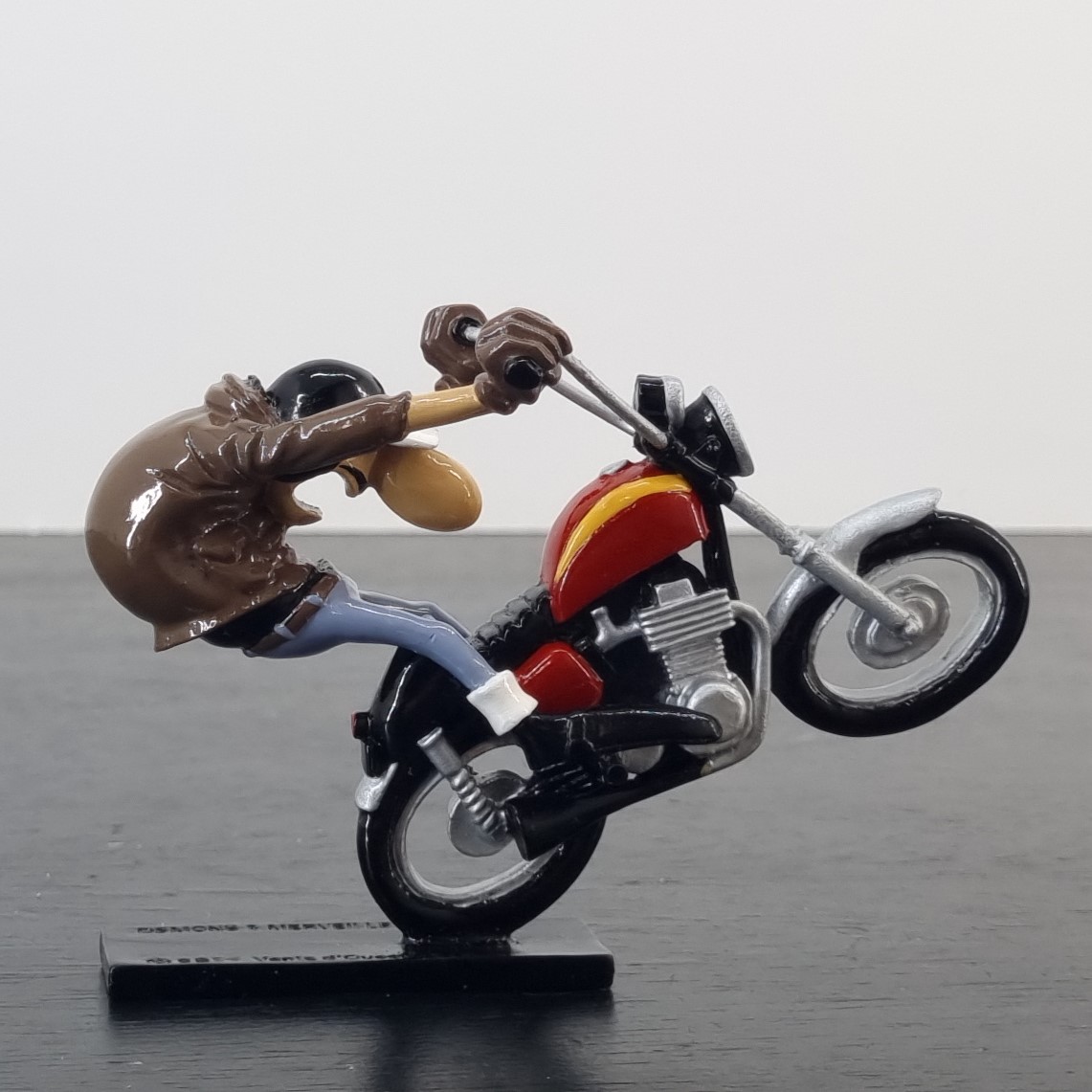 Joe Bar Ed Bracame figurine _right - Demons & Merveilles Joe Bar Ed Bracame figurine _right