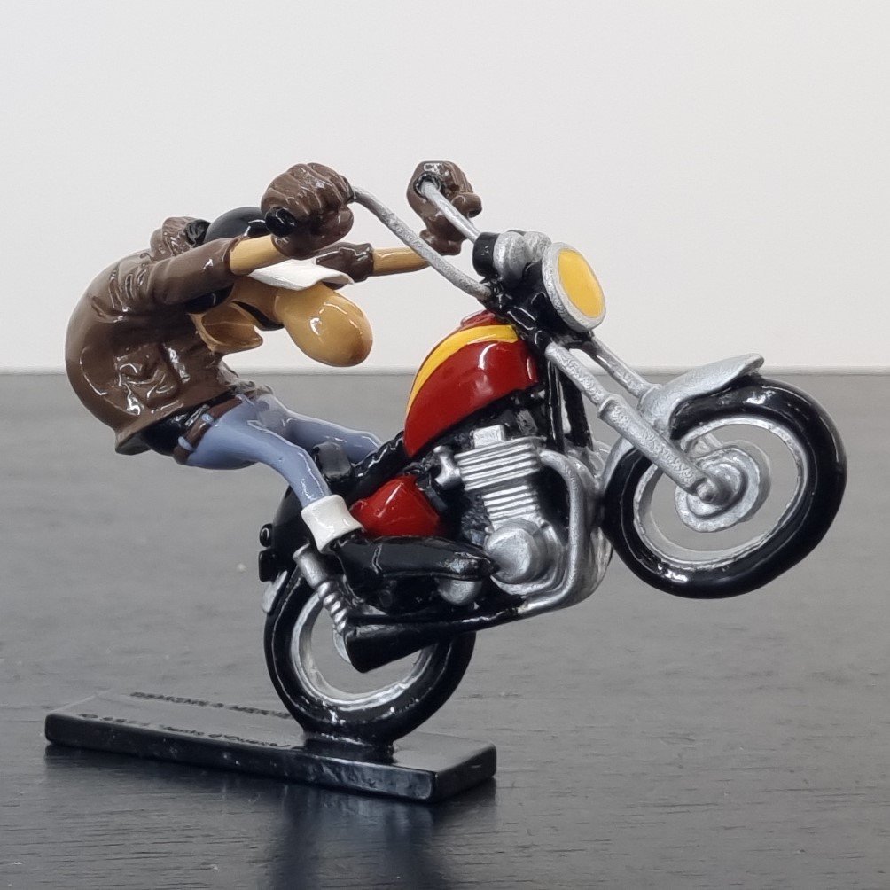 Joe Bar Ed Bracame figurine _right front - Demons & Merveilles Joe Bar Ed Bracame figurine _right front