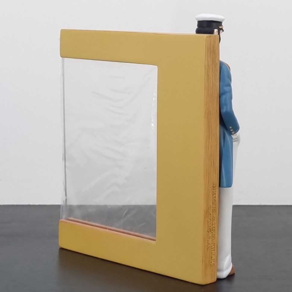 Sculptured Corto Maltese photo frame _right back - Demons & Merveilles Sculptured Corto Maltese photo frame _right back