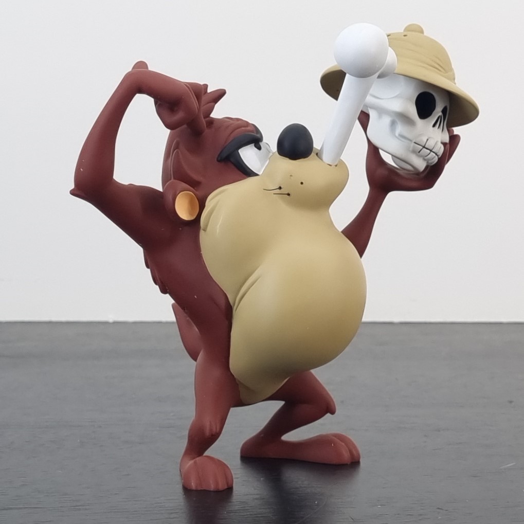 Tasmanian Devil to eat or not to eat figurine _right front - Demons & Merveilles Tasmanian Devil to eat or not to eat figurine _right front