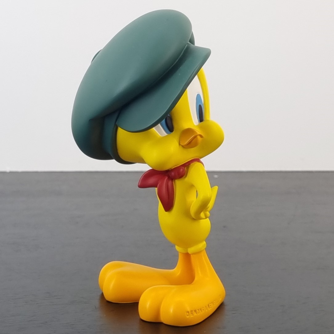 Tweety Bird Paris figurine _left front - Demons & Merveilles Tweety Bird Paris figurine _left front