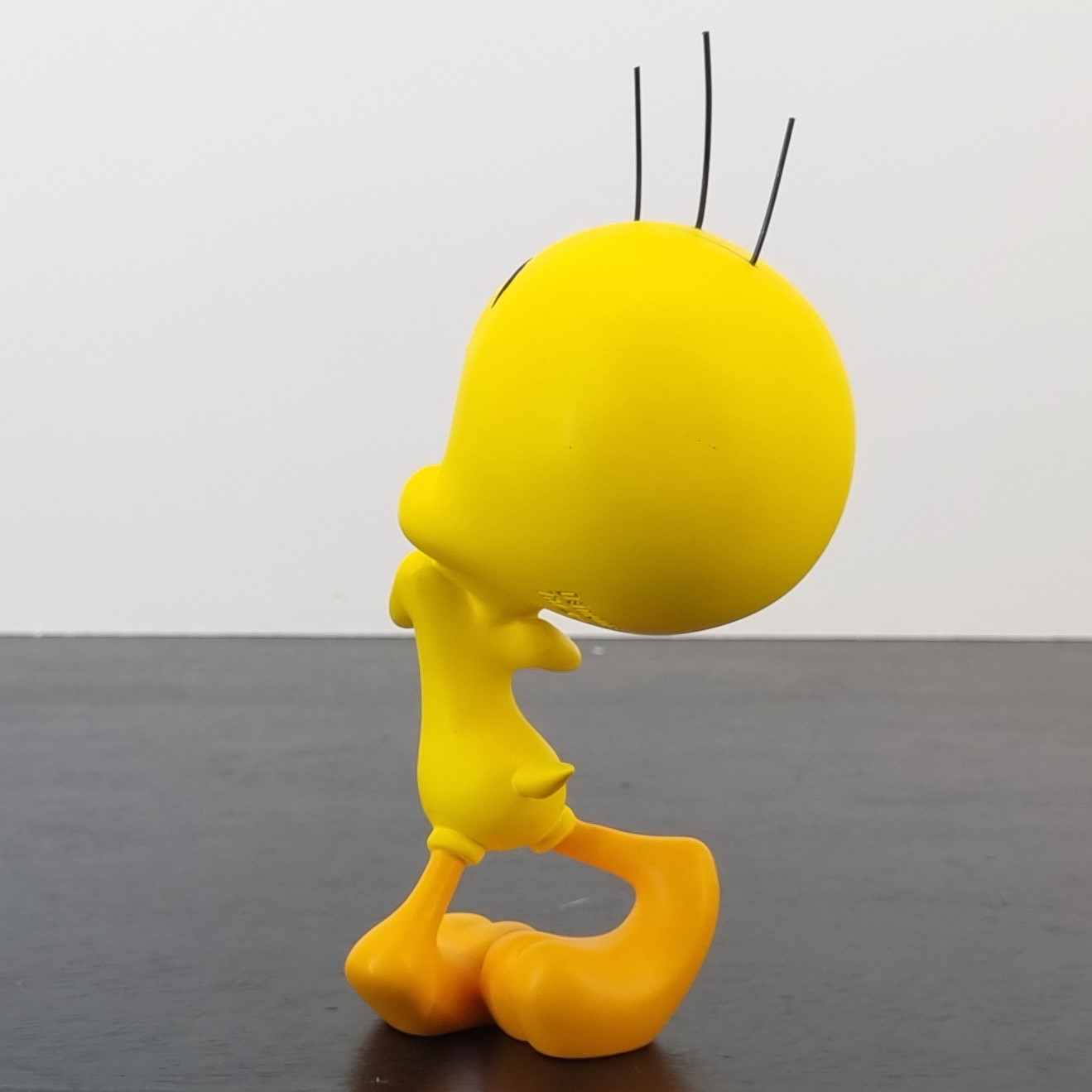 Tweety Bird figurine _back - Demons & Merveilles Tweety Bird figurine _back