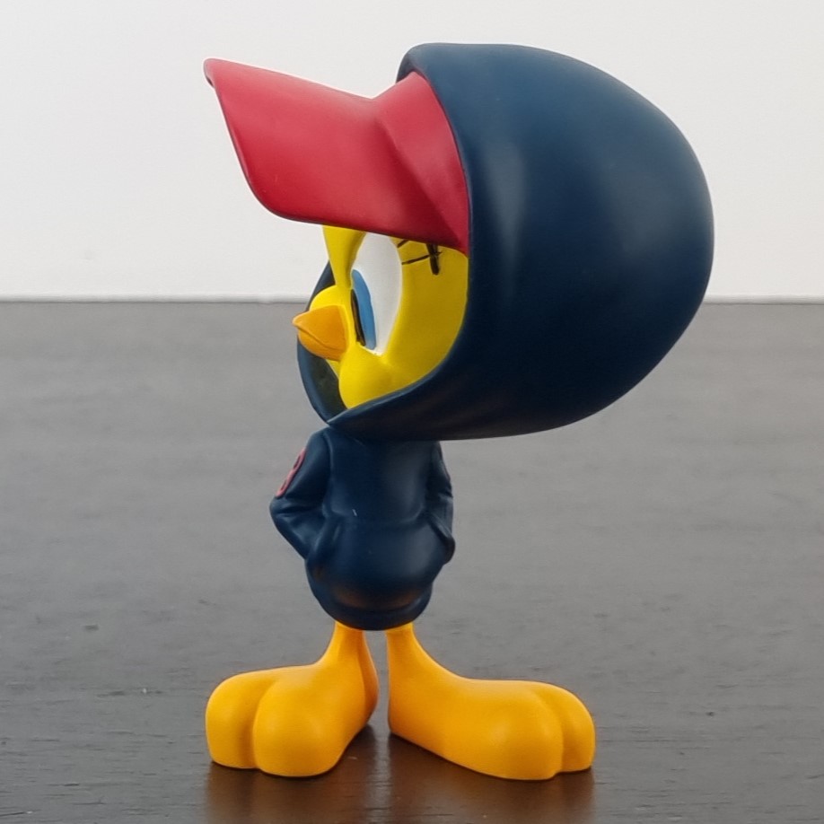 Tweety Bird with hoody figurine _left - Demons & Merveilles Tweety Bird with hoody figurine _left